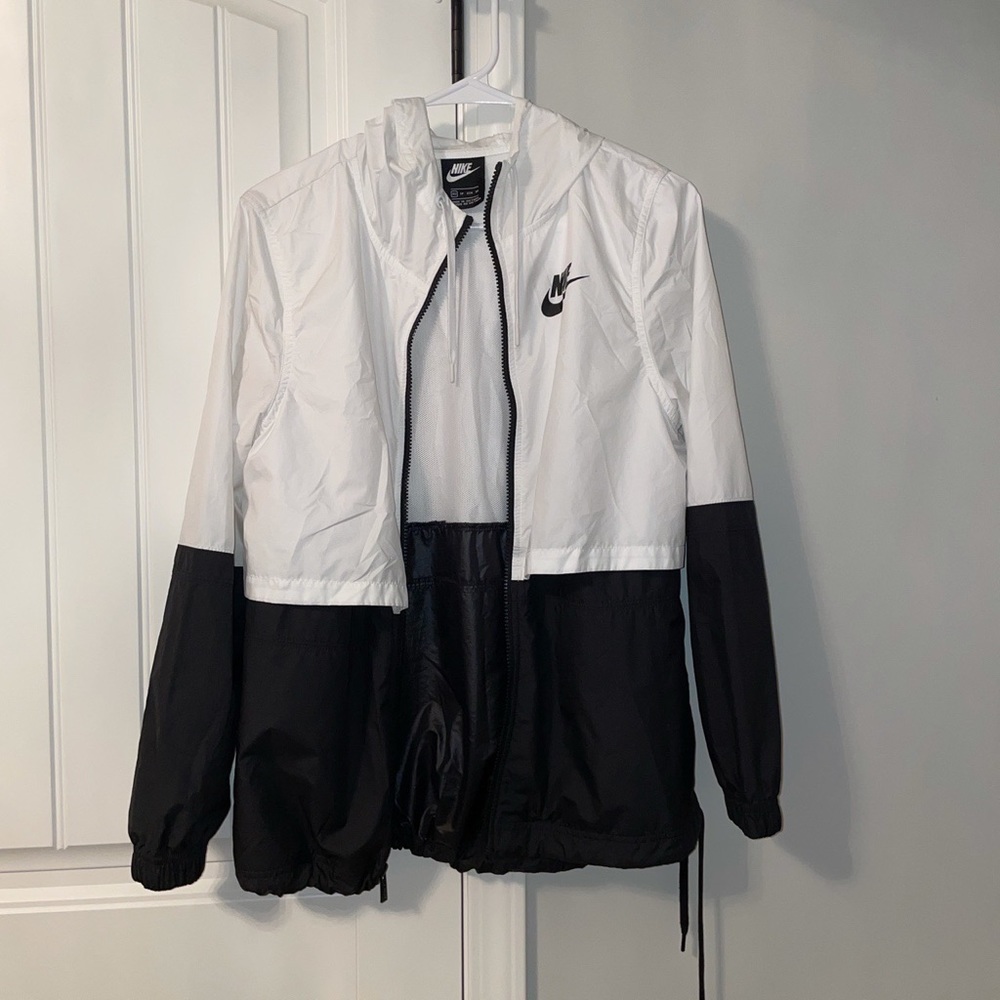 nike windbreaker